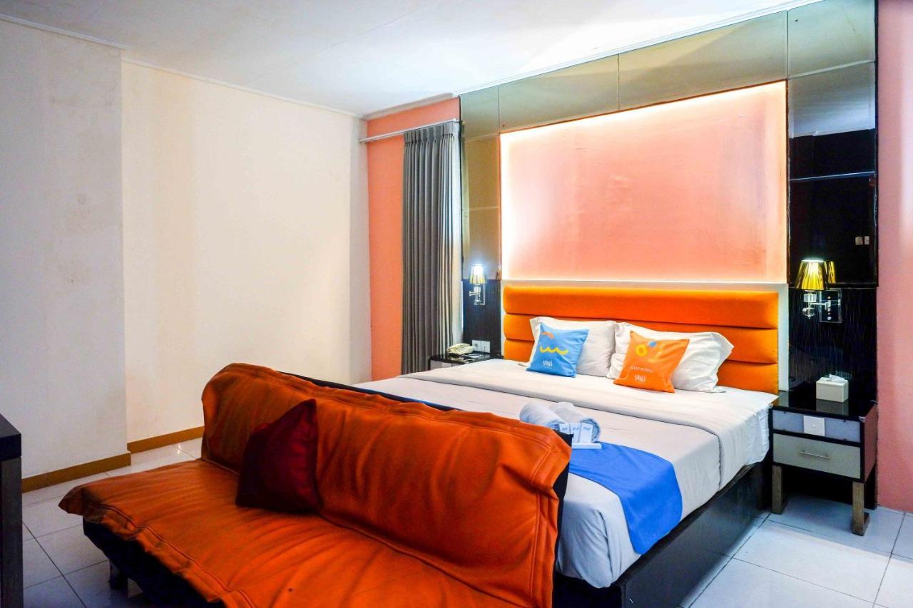 Sans Hotel International Surabaya Gubeng Esterno foto