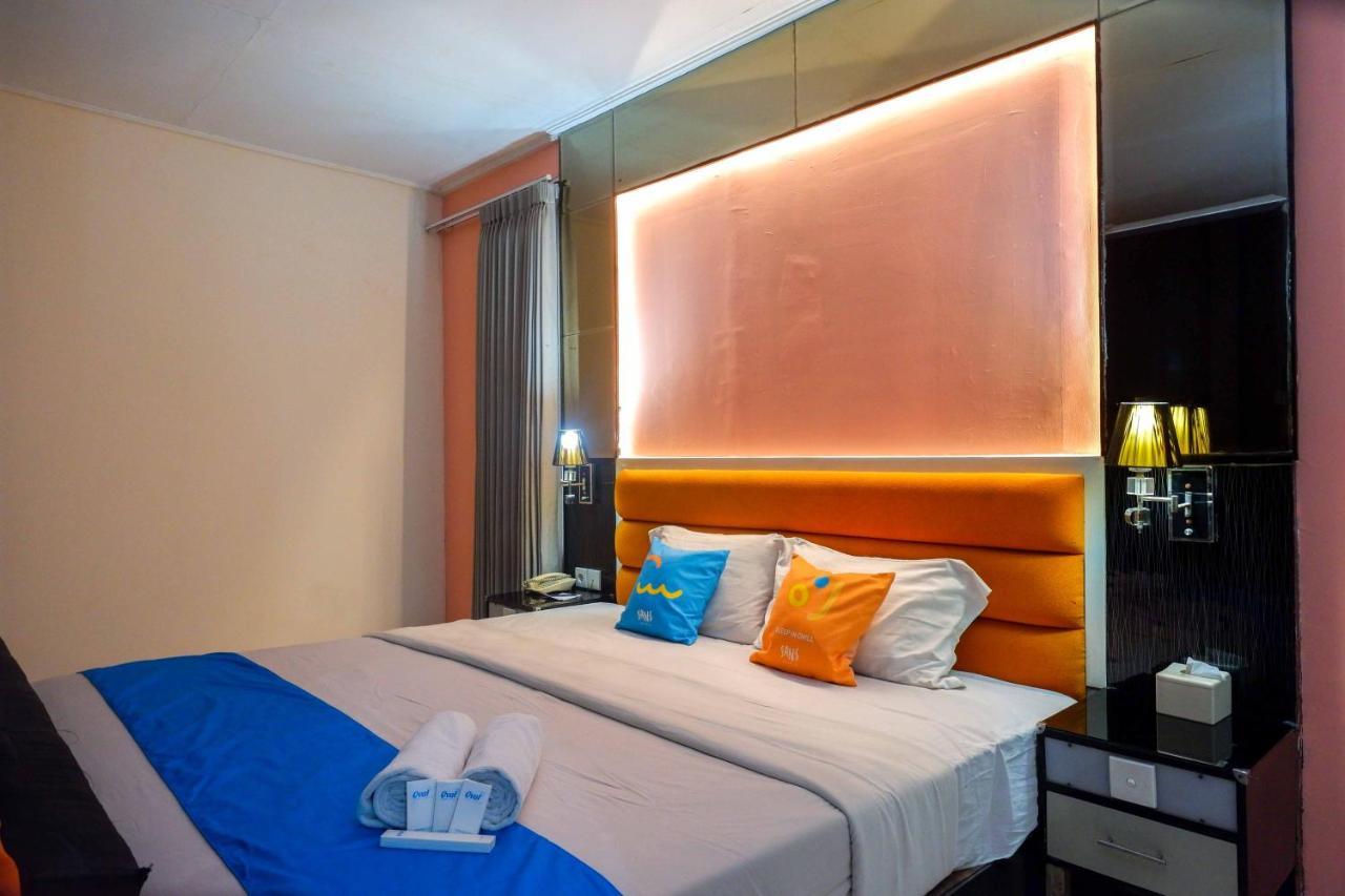 Sans Hotel International Surabaya Gubeng Esterno foto