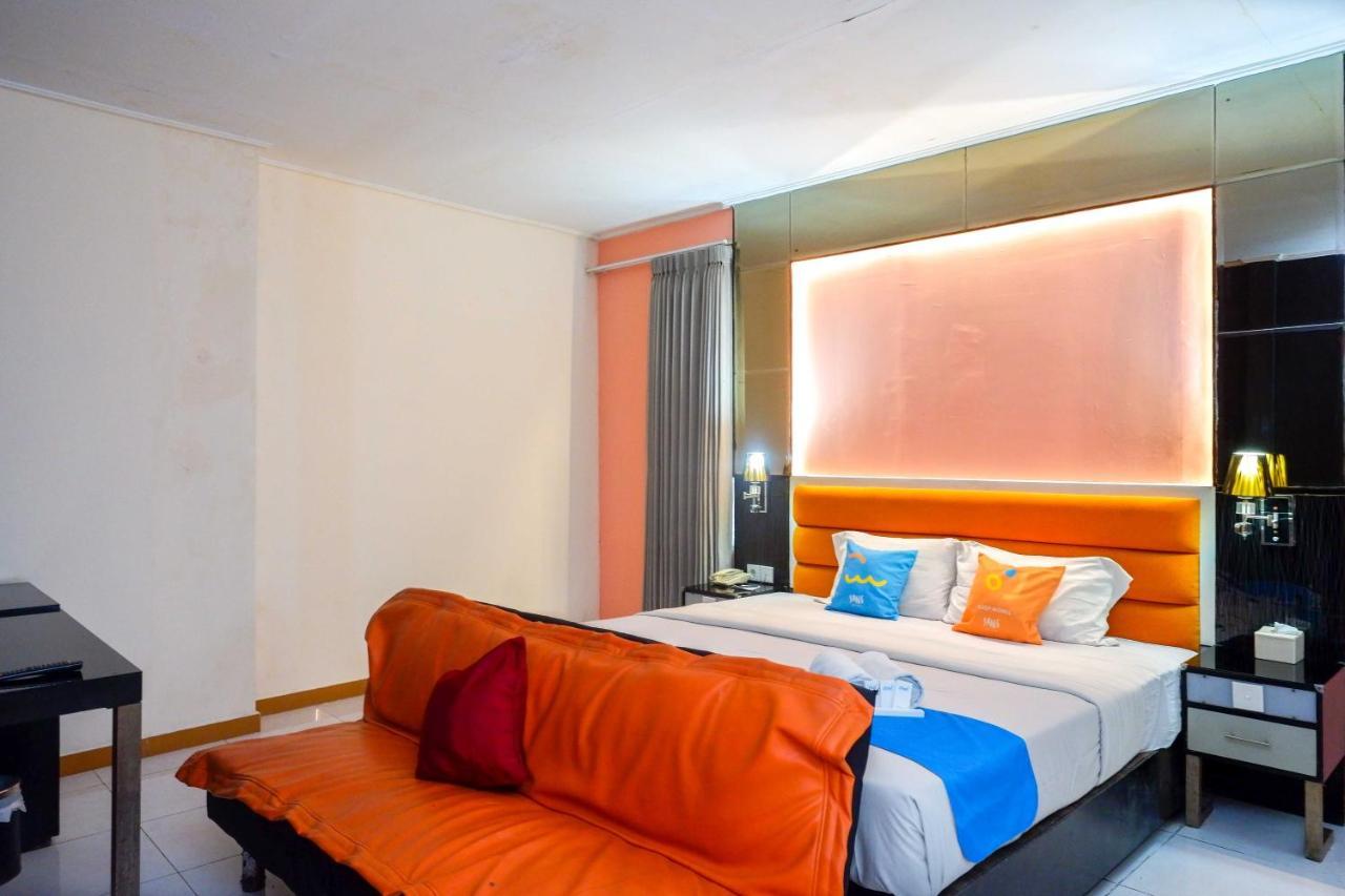 Sans Hotel International Surabaya Gubeng Esterno foto