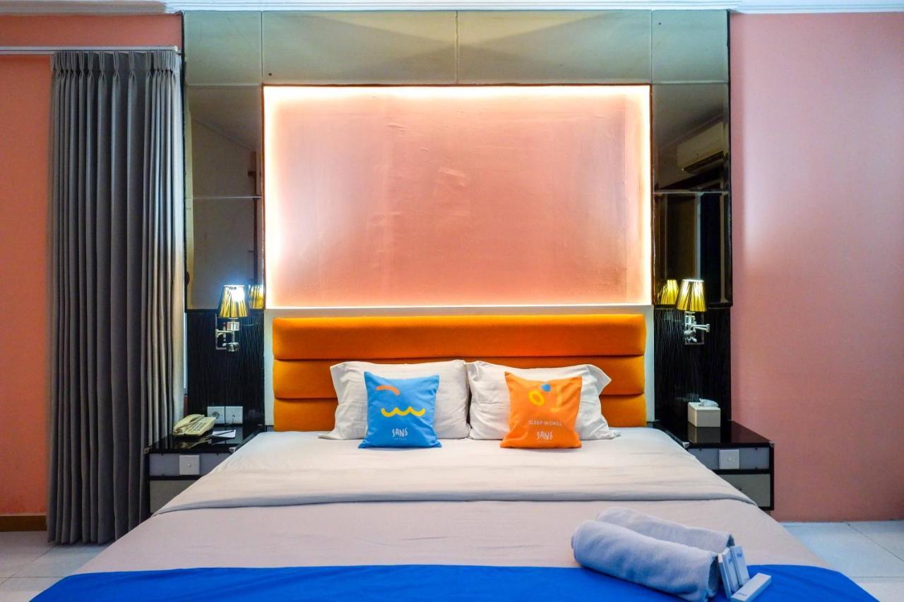 Sans Hotel International Surabaya Gubeng Esterno foto