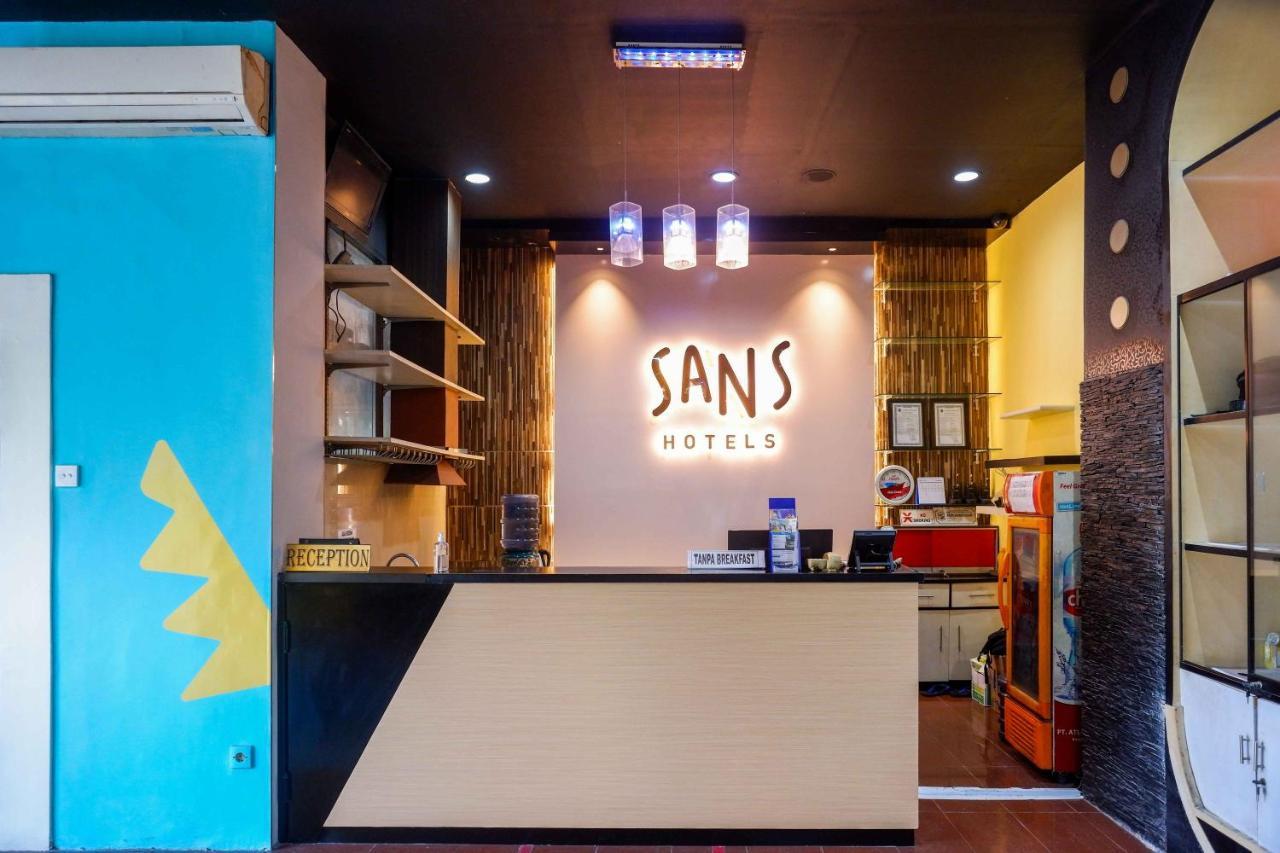 Sans Hotel International Surabaya Gubeng Esterno foto