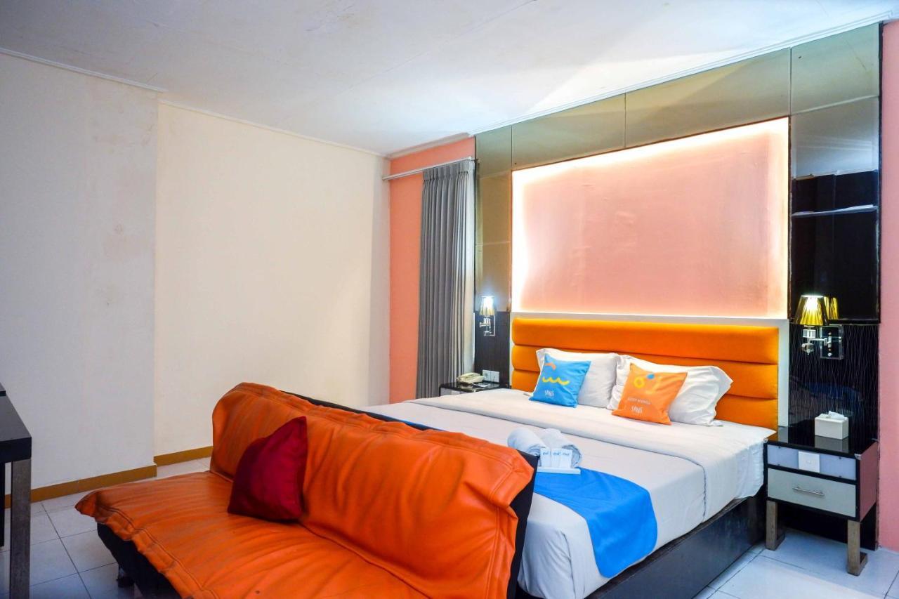 Sans Hotel International Surabaya Gubeng Esterno foto