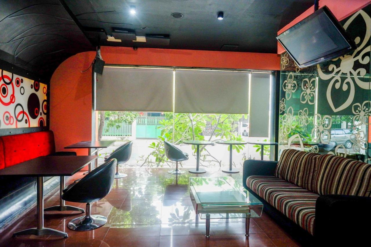 Sans Hotel International Surabaya Gubeng Esterno foto