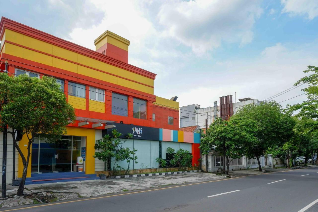 Sans Hotel International Surabaya Gubeng Esterno foto