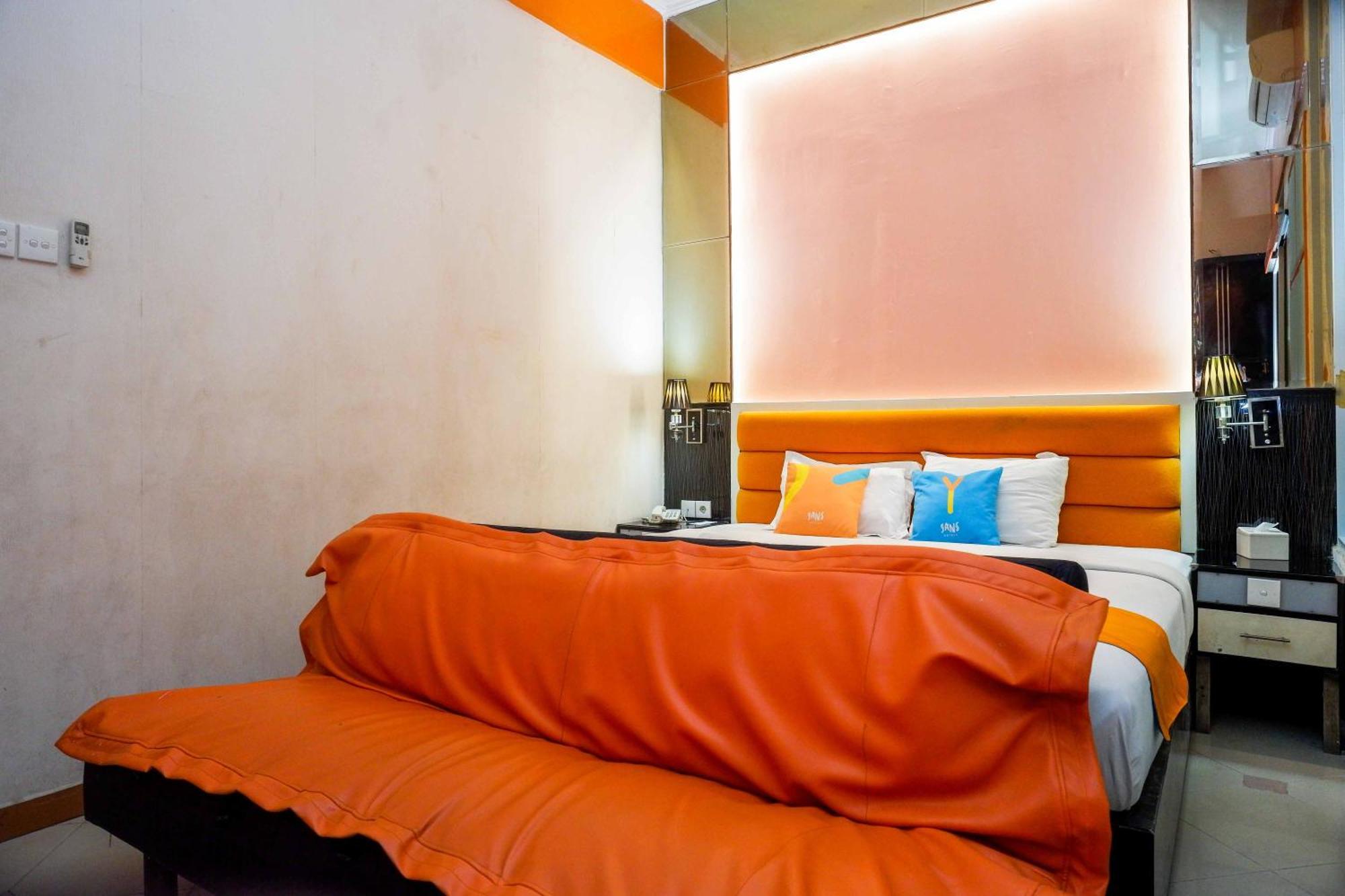 Sans Hotel International Surabaya Gubeng Esterno foto