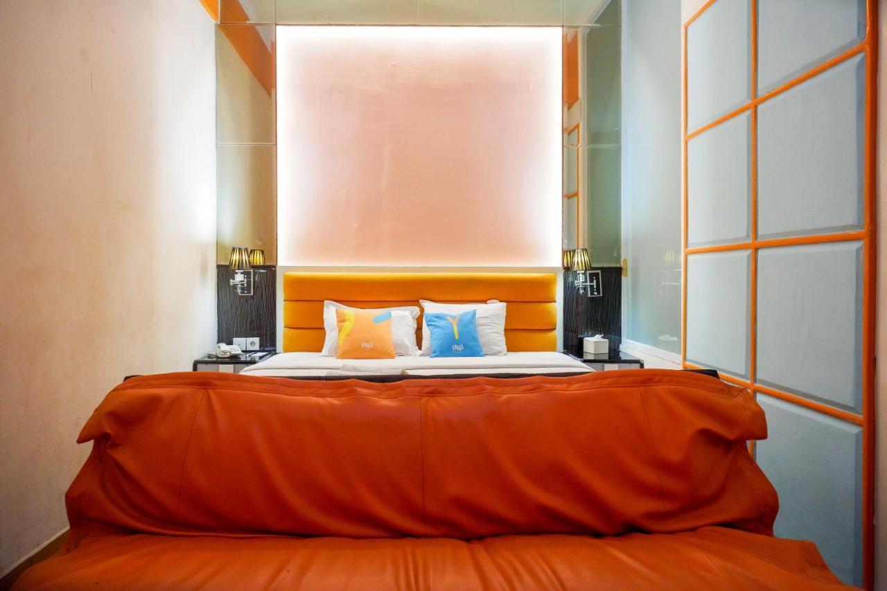 Sans Hotel International Surabaya Gubeng Esterno foto