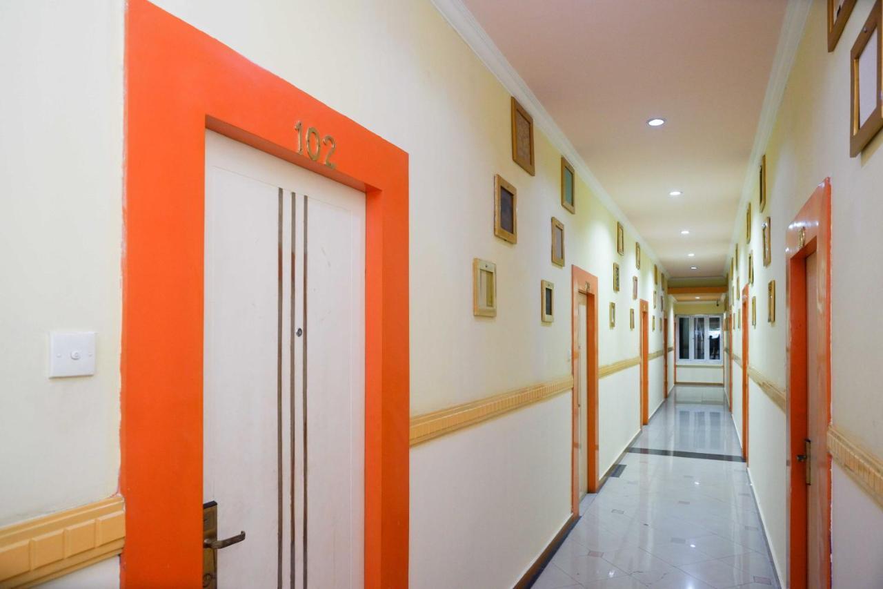 Sans Hotel International Surabaya Gubeng Esterno foto
