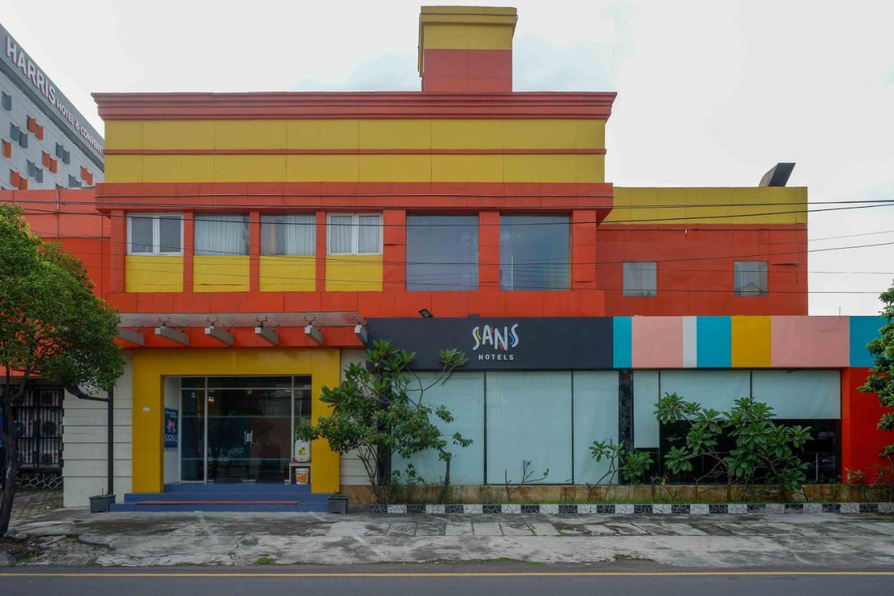 Sans Hotel International Surabaya Gubeng Esterno foto