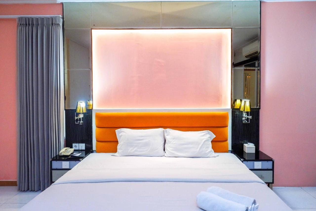 Sans Hotel International Surabaya Gubeng Esterno foto