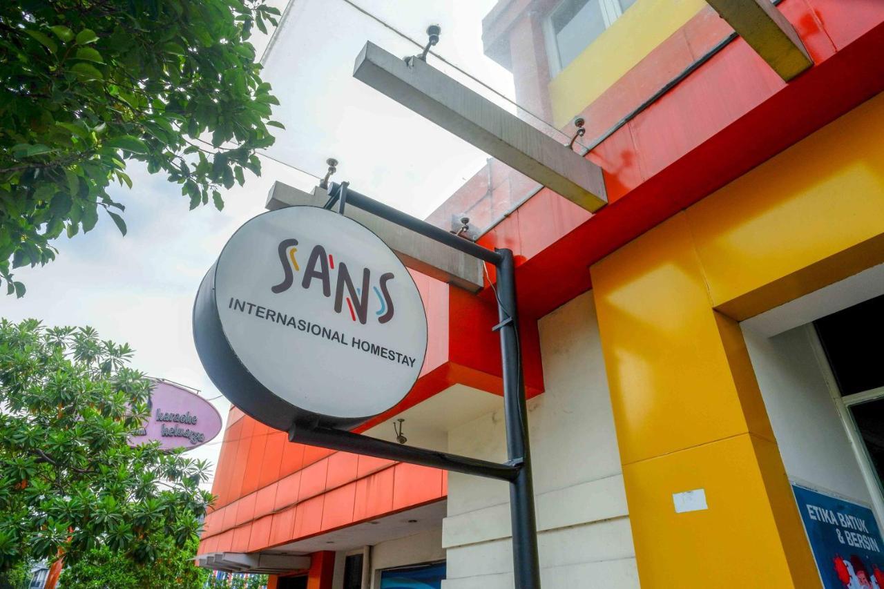 Sans Hotel International Surabaya Gubeng Esterno foto