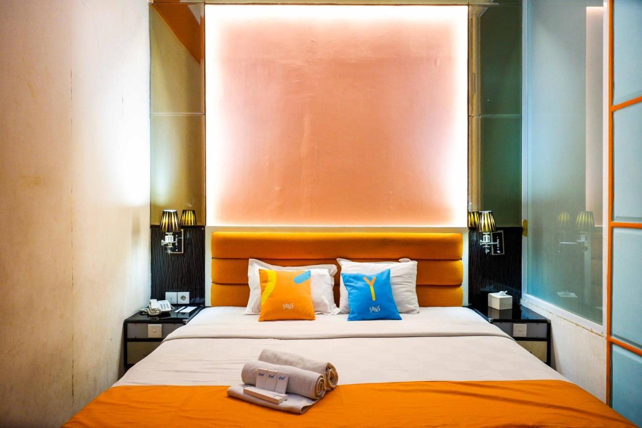 Sans Hotel International Surabaya Gubeng Esterno foto
